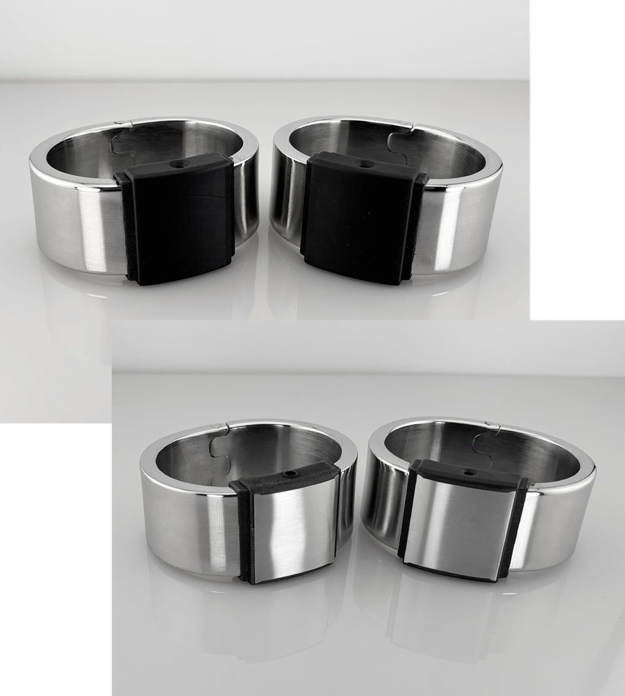 Handschellen aus Edelstahl auch als Armbänder zu gebrauchen. 